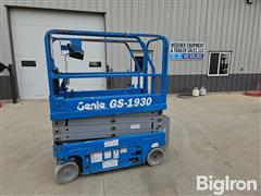 2014 Genie GS-1930 Self-Propelled Electric Scissor Lift 