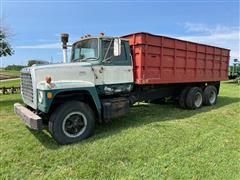 1972 Ford LN900 T/A Grain Truck 