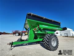 2018 Demco 1150 Grain Cart 