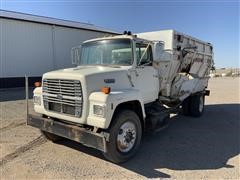 1990 Ford L8000 S/A Feed Mixer Truck 