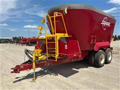 2020 Supreme 1200T Vertical Feed Mixer 