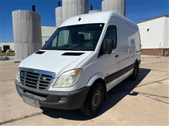 2010 Freightliner Sprinter 2500 2WD Van 