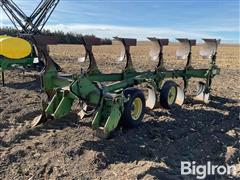 John Deere 4600 6-Bottom Roll-Over Plow 