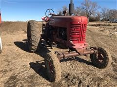 1955 International 400 2WD Tractor 