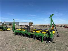 John Deere 1700 MaxEmerge Plus 8r30 Planter 