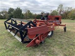 1981 International 4000 Windrower 