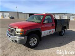 2004 GMC Sierra 2500HD Pick Up Utility Bed 