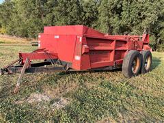 Case IH 575 T/A Manure Spreader 