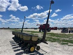 items/935b1e99951fef118ee800224890aa2e/johndeere70008row30planter_c2ce538caa354aea8de194869879505e.jpg