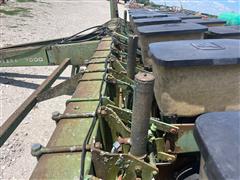 items/935b1e99951fef118ee800224890aa2e/johndeere70008row30planter_d397579e9bdb4b56a248eb78f1e3d634.jpg