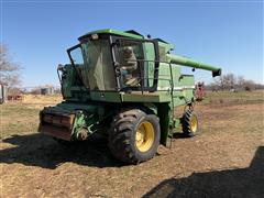 John Deere 8820 Titan II Combine 