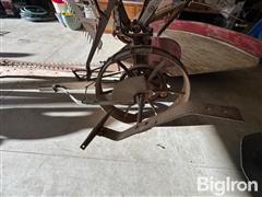 items/93a33c9cbfdeef11b5427c1e522b8388/mccormick-deeringhorsedrawnreapermower-2_1847e39cd15f489ab00eff49d409267d.jpg