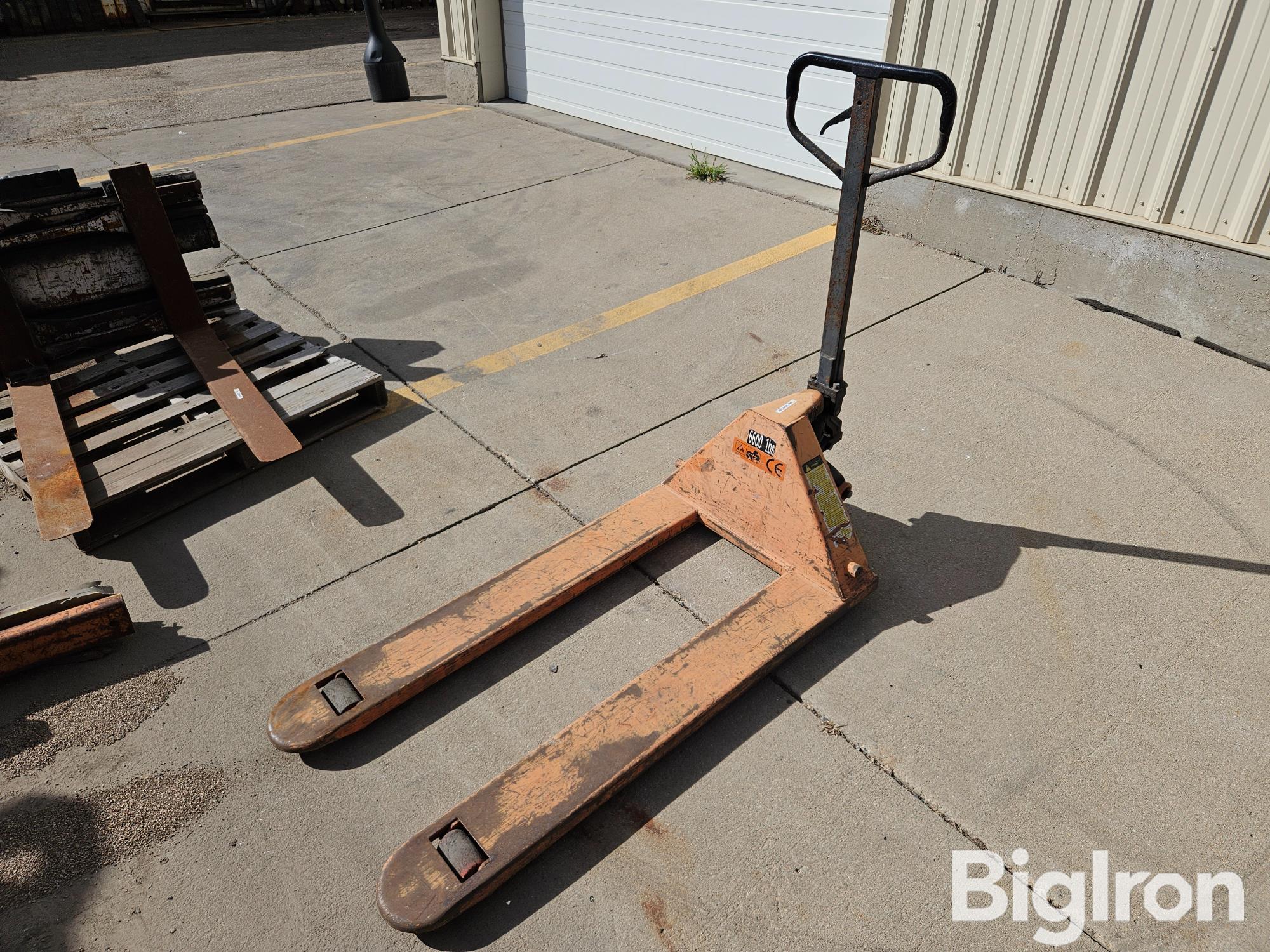 Pallet Jack 