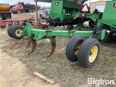 John Deere 900 7-Shank Ripper 