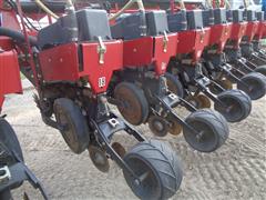 items/94db8096064def11b4ad000d3acfdee0/2004caseih120024row22planter_03ab52bb008e4bbfb6516bc78b30ba39.jpg