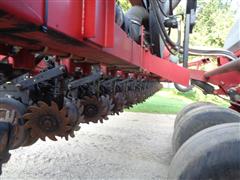 items/94db8096064def11b4ad000d3acfdee0/2004caseih120024row22planter_800d3591141f4c87a4009b98b71dc57a.jpg