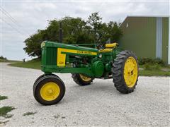 1956 John Deere 520 2WD Tractor 