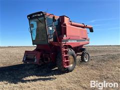 Case IH 1640 Combine 