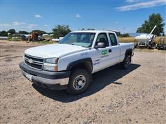 2006 Chevrolet Silverado 2500 HD 4x4 Extended Cab Pickup 