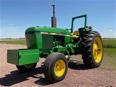 1982 John Deere 2640 2WD Tractor 