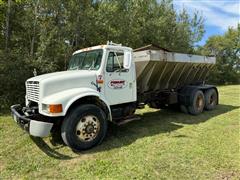 1999 International 4900 T/A Fertilizer Spreader Truck 