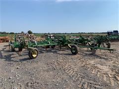 2004 John Deere 2410 Chisel Plow 