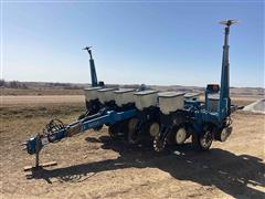 Kinze 2000 6/11R Interplant Planter 
