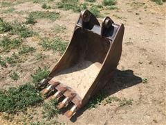 Caterpillar Toothed Back Hoe Bucket 