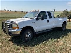 2001 Ford F350 Super Duty 4x4 Extended Cab Dually Pickup 