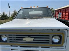 items/96d13f6bd013ee11a81c000d3a3cac62/1976chevroletsingleaxletruckwithflatbed_336cefd1afb542af8eec90965a37b00a.jpg