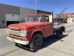 1959 Ford F500 S/A Winch Truck W/Gin Poles 