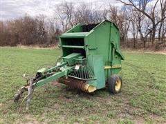 John Deere 410 Round Baler 