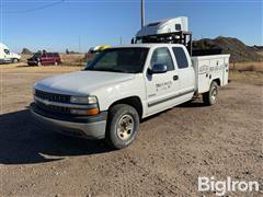 2000 Chevrolet Silverado 2500 Extended Cab Service Utility Pickup 