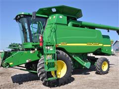 2001 John Deere 9550 2WD Combine 