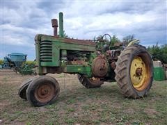 John Deere G Narrow-Front Tractor 