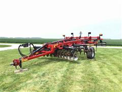 2017 Case IH Ecolo-Tiger 875 7-shank Disk Ripper 