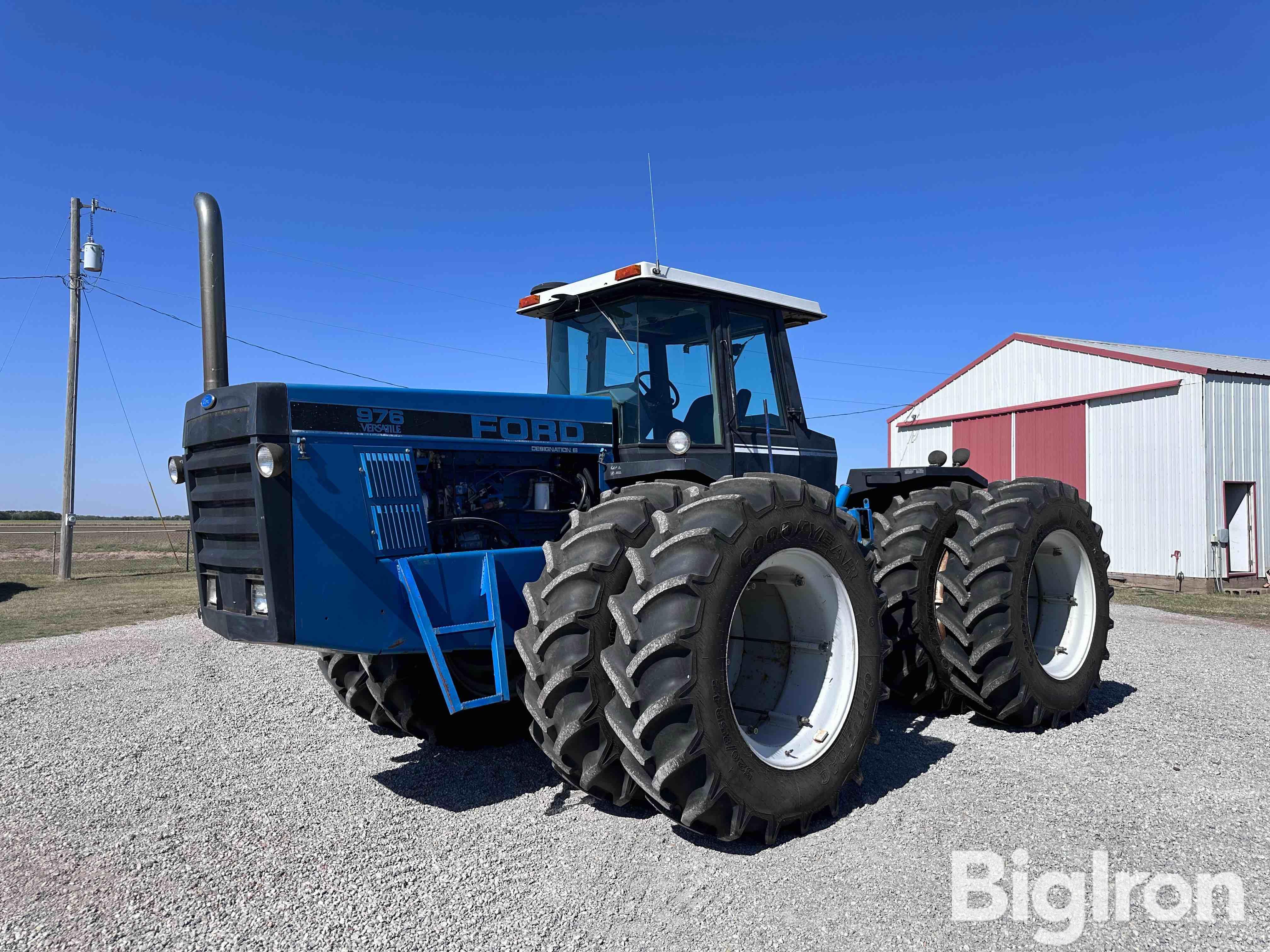 1991 Ford Versatile 976 Designation 6 4WD Tractor 