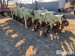 2009 Orthman 839-011 1tRIPr Strip Till Machine 