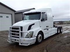 2007 Volvo VLN T/A Truck Tractor W/13 Speed 