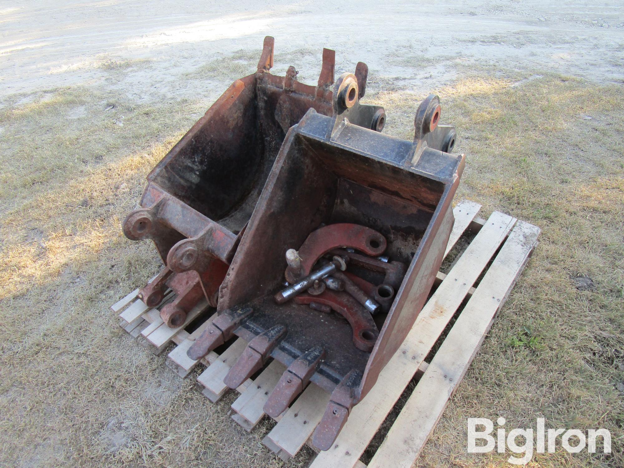 DitchWitch Backhoe Buckets 