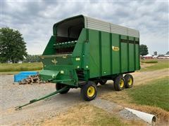 Badger 950 T/A Self-Unloading Forage Wagon 