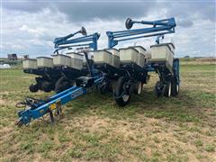 Kinze 2200 12R30 Planter 