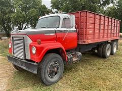 1971 International F2050 T/A Grain/Silage Truck 