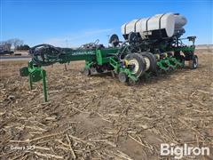 Harvest International PB4030BRT 16R30 CCS Planter 