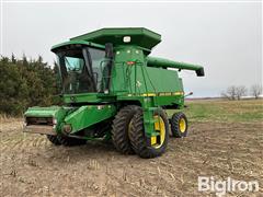 1997 John Deere 9600 2WD Combine 