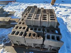 items/9b7ab206bd8bed11a76e0003fff922e3/concreteblocks-67_2ba46cd9cc1c47bfa0fe8014887153a9.jpg