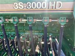 items/9bceda72cca7ed119ac400155d423b69/greatplains3s-3000hdgraindrill_653c4ee597154214bc03310ae1037738.jpg