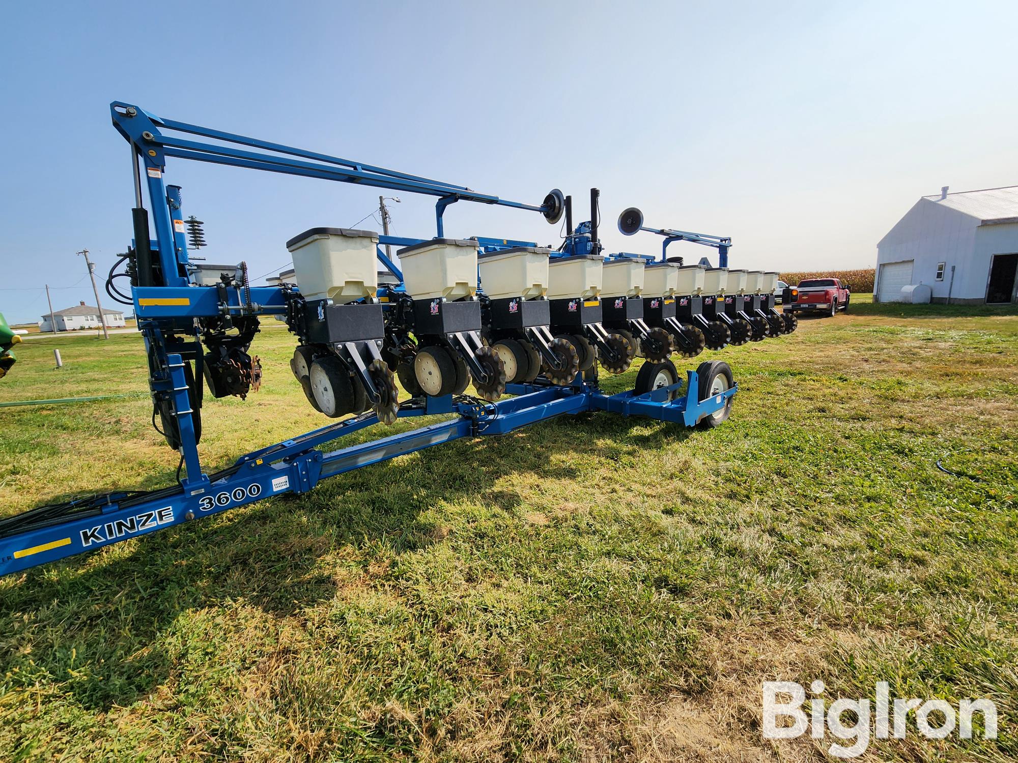 2010 Kinze 3600 12/23 Planter 