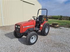 2001 Massey Ferguson 1233 MFWD Tractor 