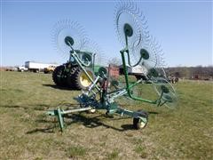 John Deere 702 10-Wheel Rake 